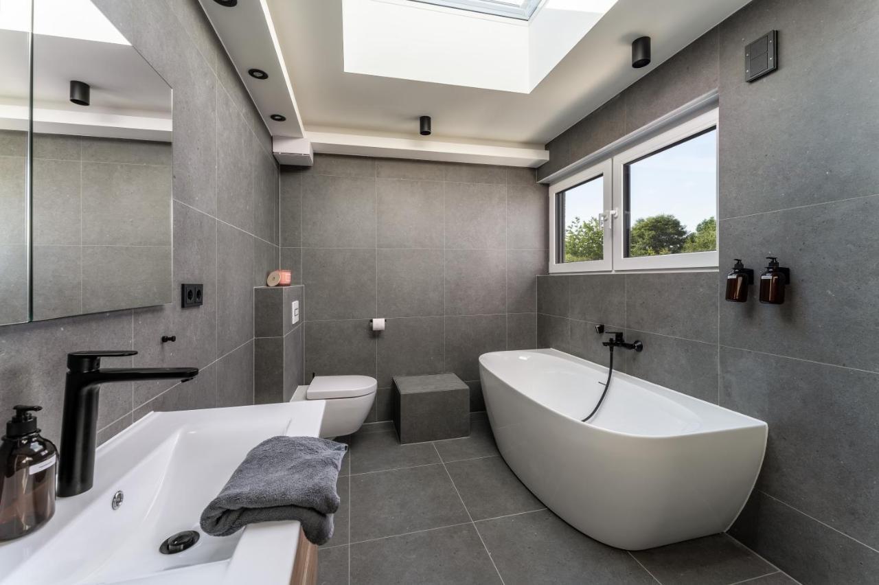 Gemuetliches Und Lichtdurchflutetes Penthouse Mit Sternenhimmelblick, Boxspringbett Und Terrasse - Gute Anbindung An Die Innenstadt Kassel Eksteriør billede